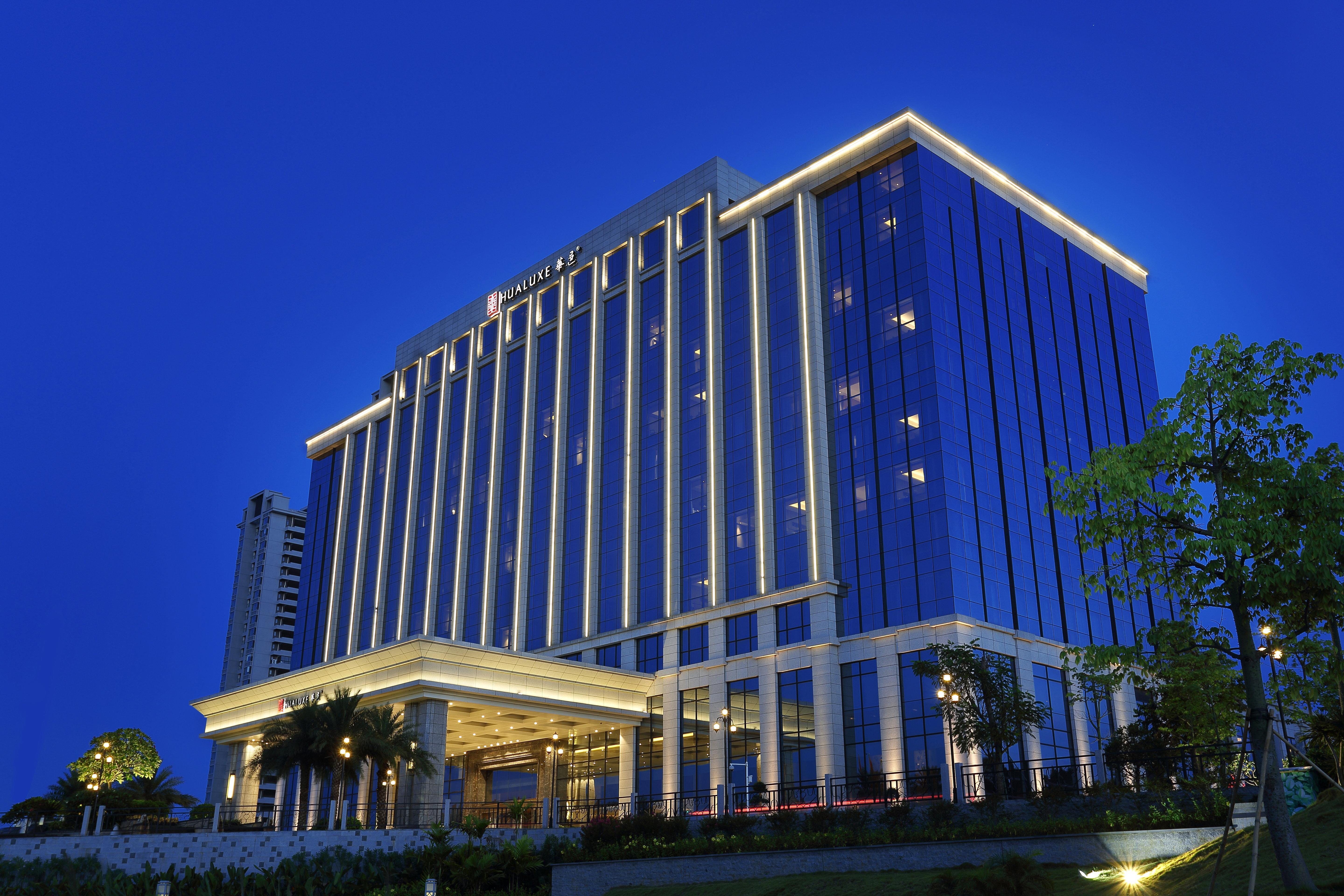 Hualuxe Yangjiang City Center מראה חיצוני תמונה