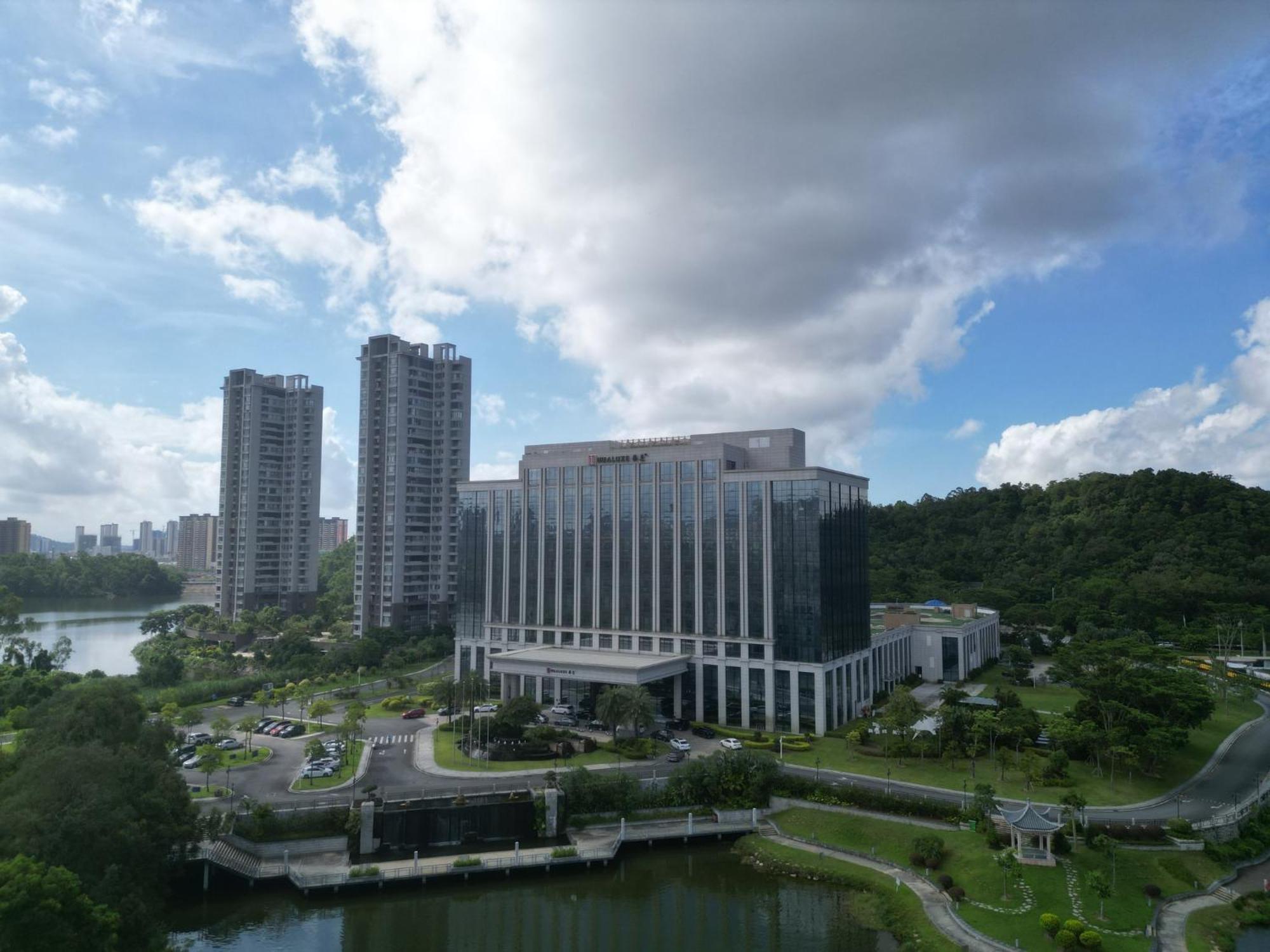 Hualuxe Yangjiang City Center מראה חיצוני תמונה